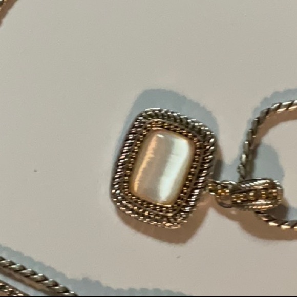 Avon SP Gold and Silver Tone Metal Pendant With Faux Mother of Pearl Long Chain - Picture 3 of 12